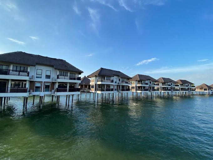 Ark Goldcoast Resort Сепанг Экстерьер фото