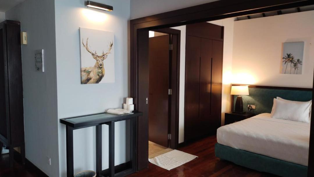 Ark Goldcoast Resort Сепанг Экстерьер фото